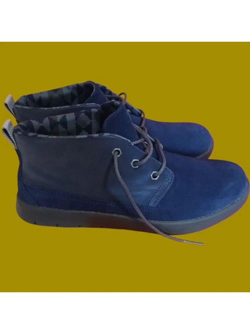 UGG Blue Youth Reflective Canoe Chukka Boots Navy Blue Size 6